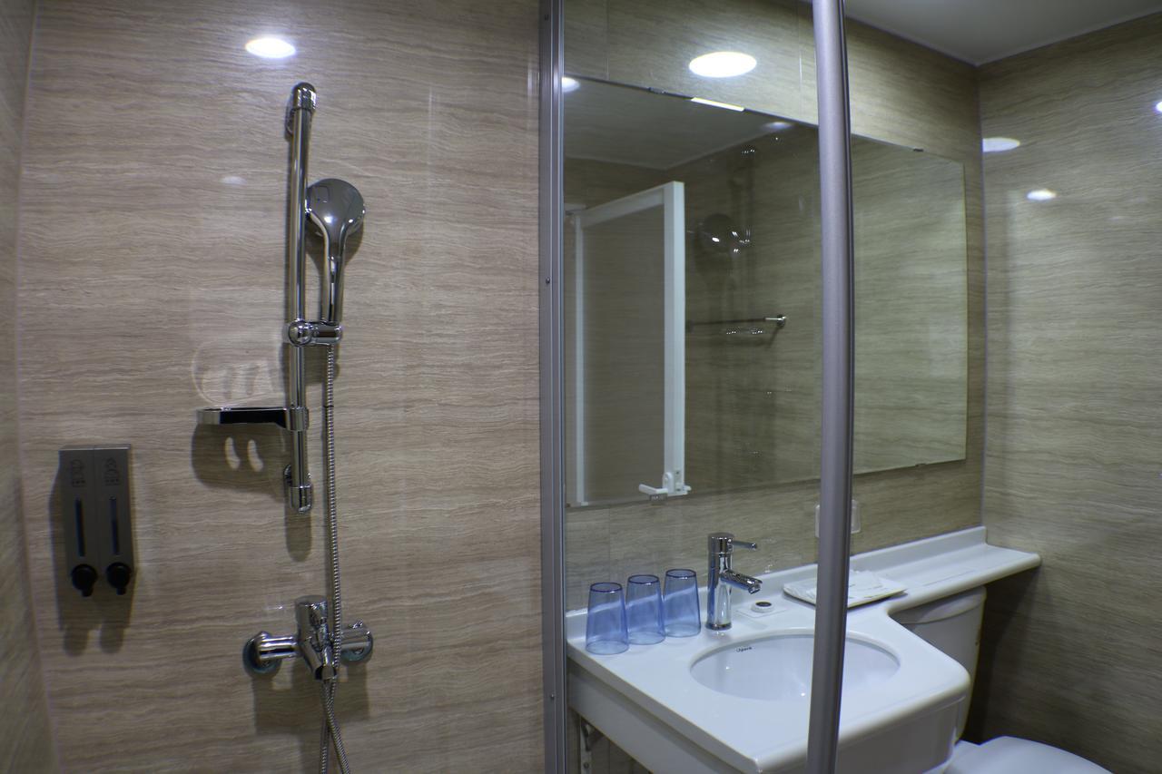 Mingli Hotel Kaohsiung Dış mekan fotoğraf